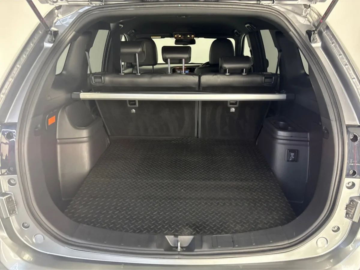Mitsubishi Outlander Estate, Petrol Plug-in Hybrid, 2020, Grey
