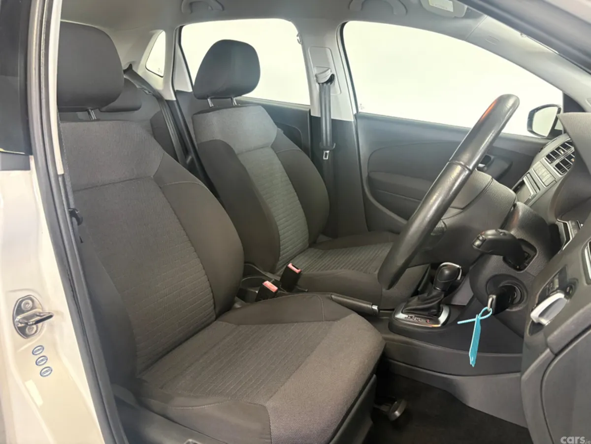 Volkswagen Polo Hatchback, Petrol, 2014, White
