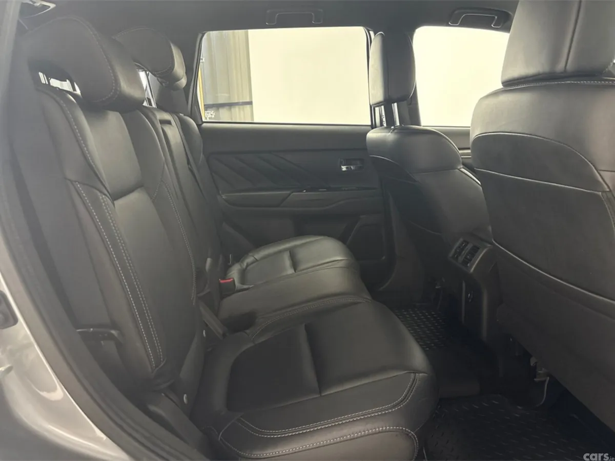 Mitsubishi Outlander Estate, Petrol Hybrid, 2020, Grey