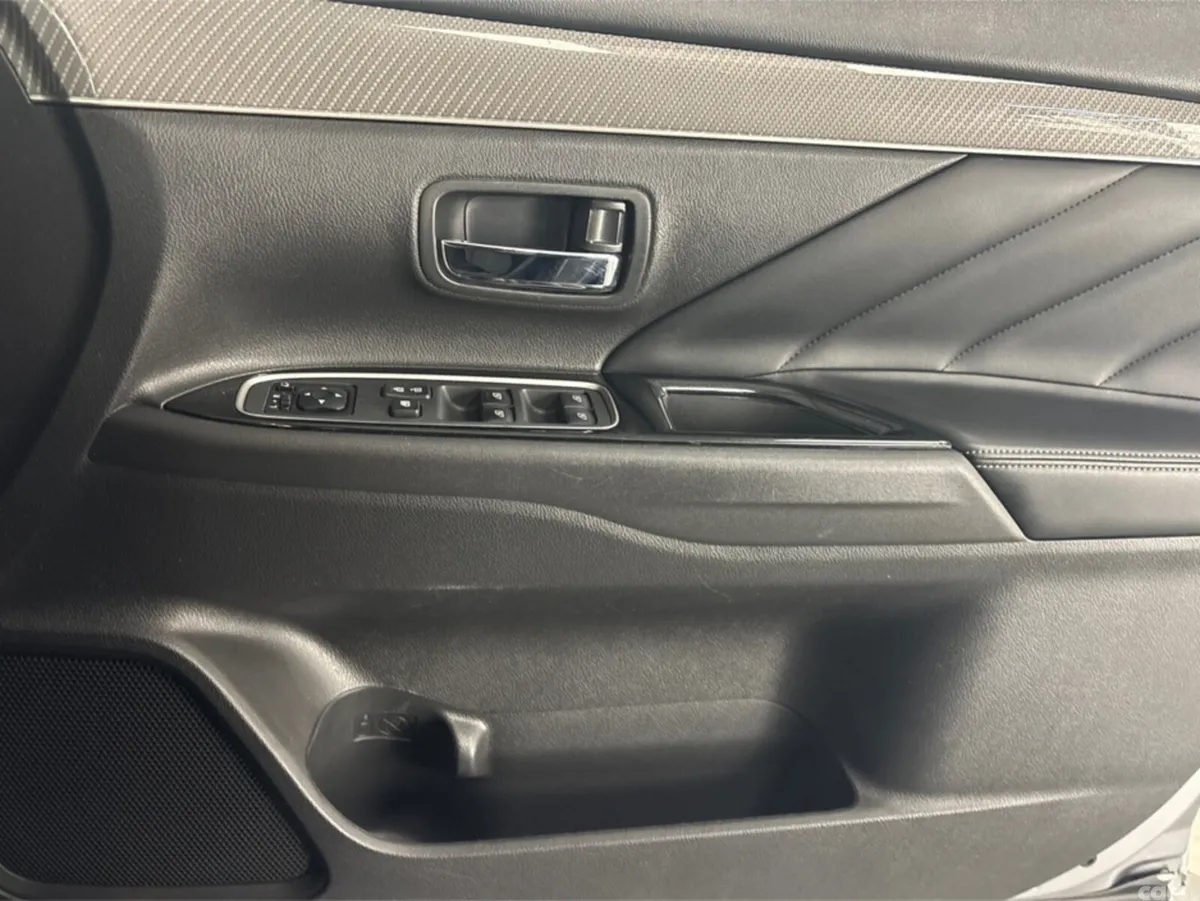 Mitsubishi Outlander Estate, Petrol Plug-in Hybrid, 2020, Grey