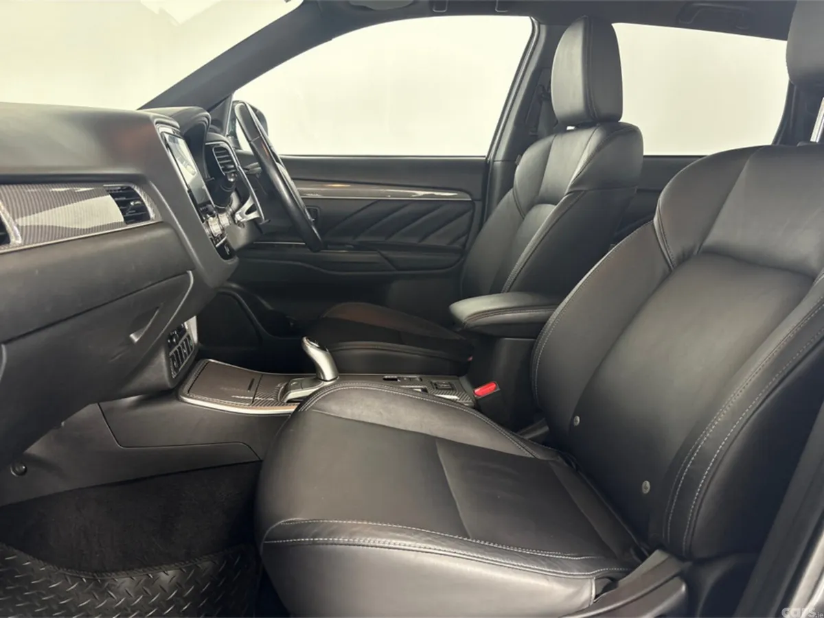 Mitsubishi Outlander Estate, Petrol Plug-in Hybrid, 2020, Grey