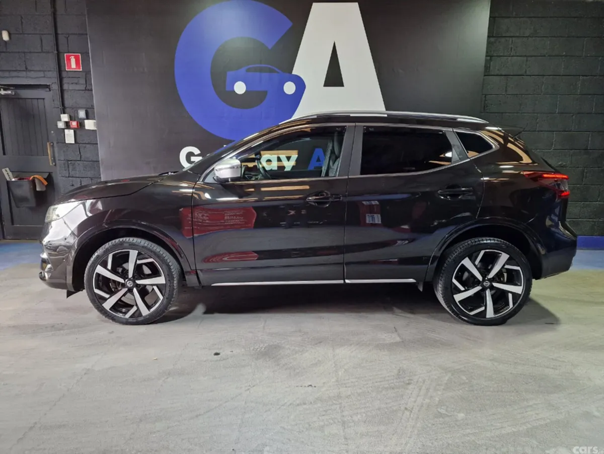 Nissan Qashqai SUV, Diesel, 2020, Black