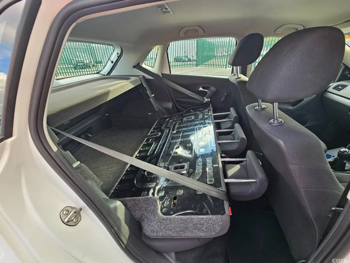 Volkswagen Polo Hatchback, Petrol, 2017, White