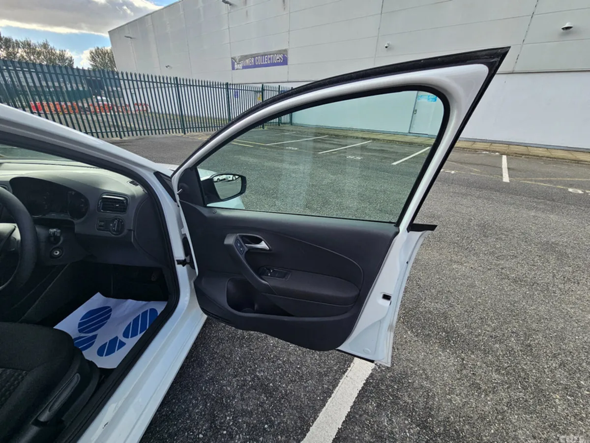 Volkswagen Polo Hatchback, Petrol, 2017, White