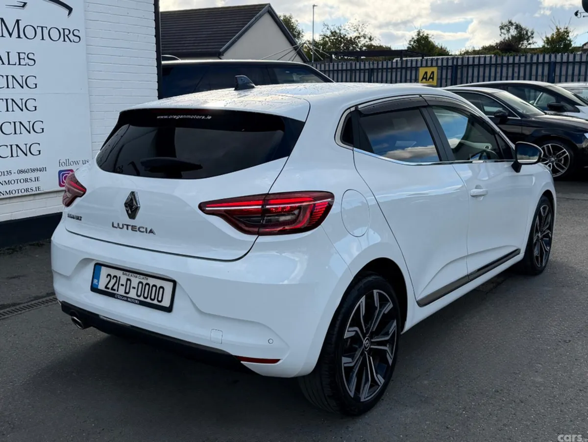 Renault Clio Hatchback, Petrol, 2022, White