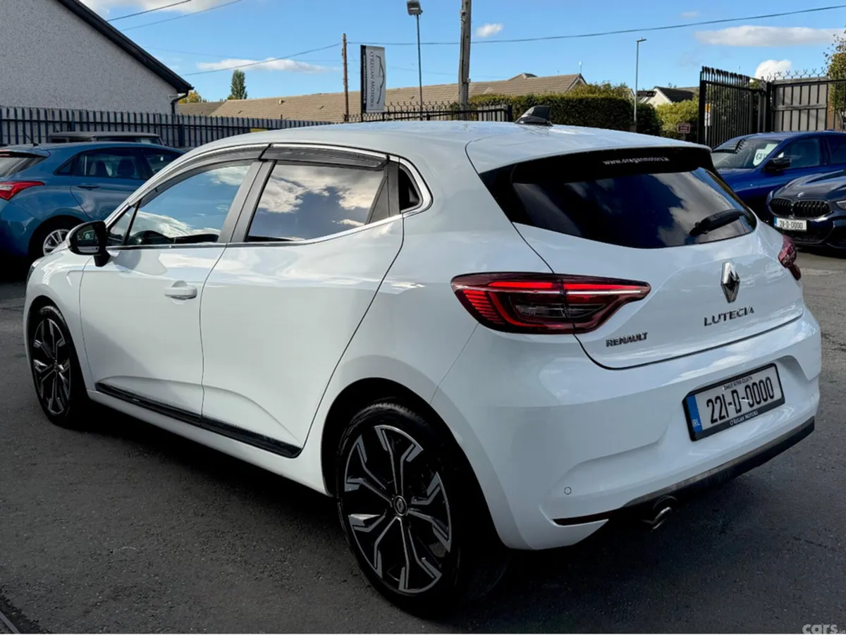 Renault Clio Hatchback, Petrol, 2022, White