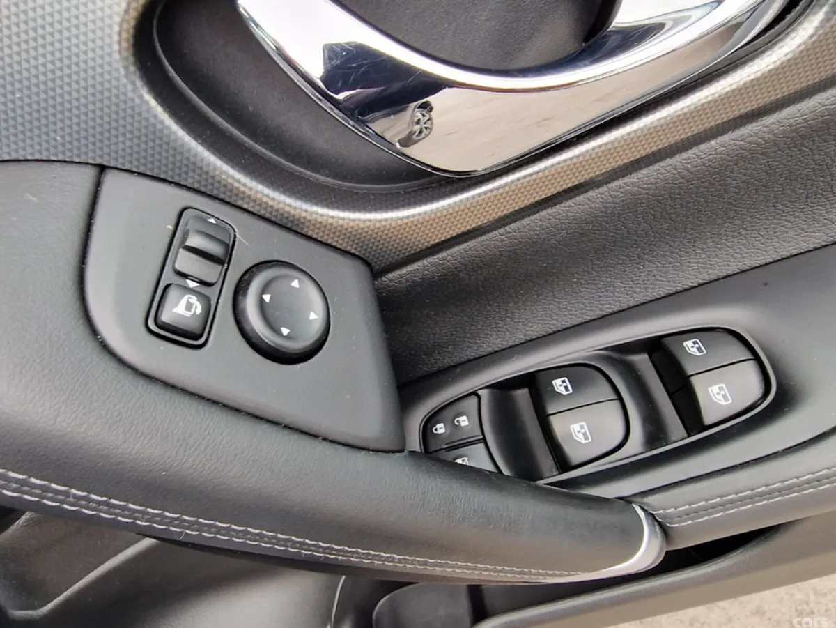 Nissan Qashqai SUV, Diesel, 2020, Black