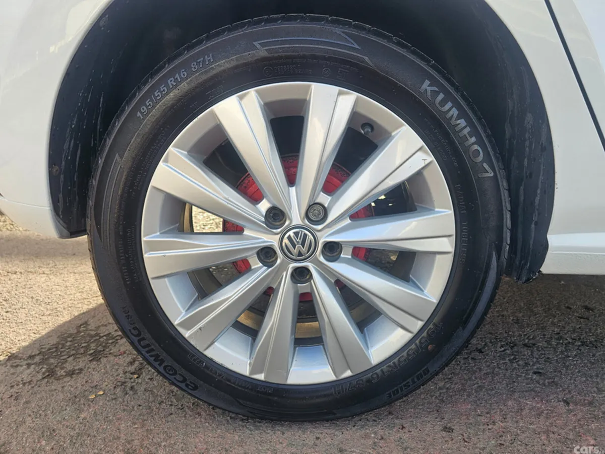 Volkswagen Polo Hatchback, Petrol, 2017, White