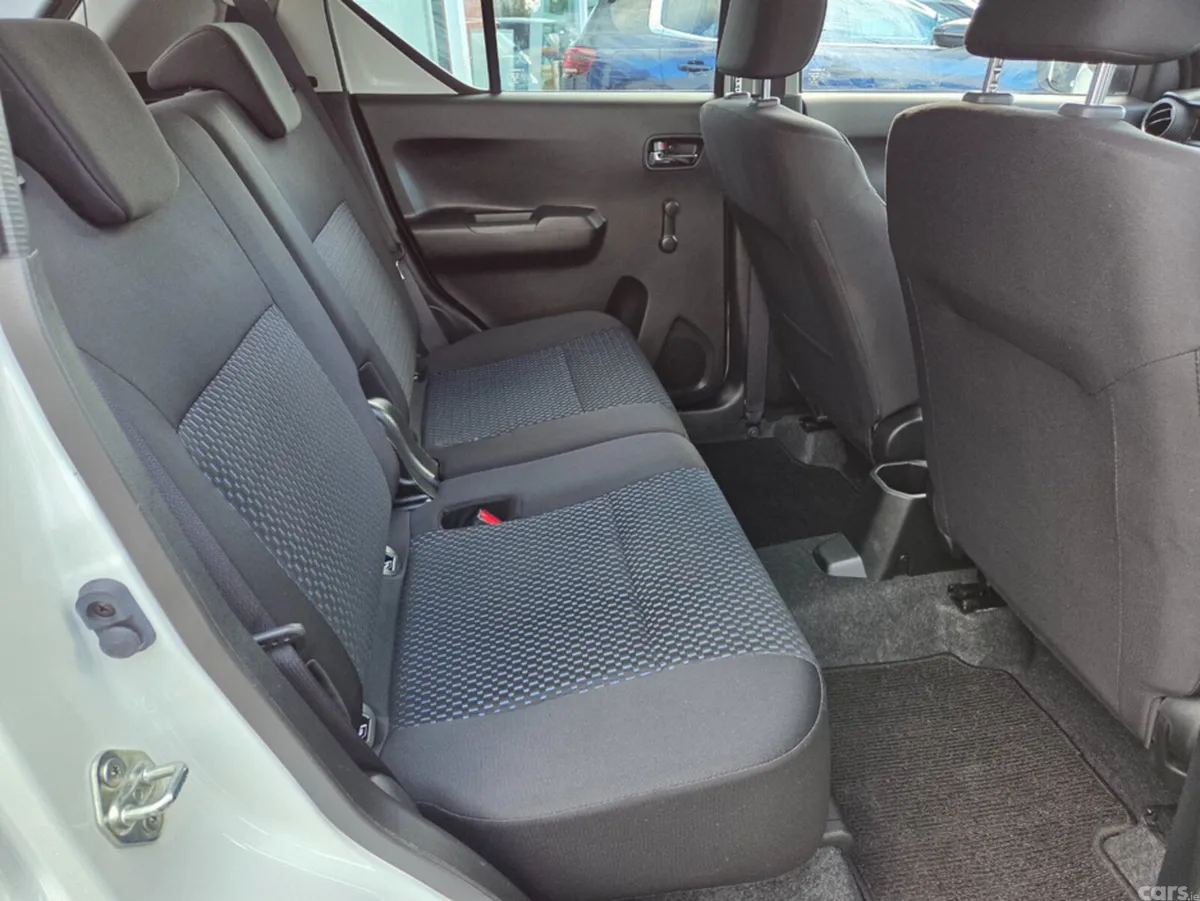 Suzuki Ignis Hatchback, Petrol, 2021, White