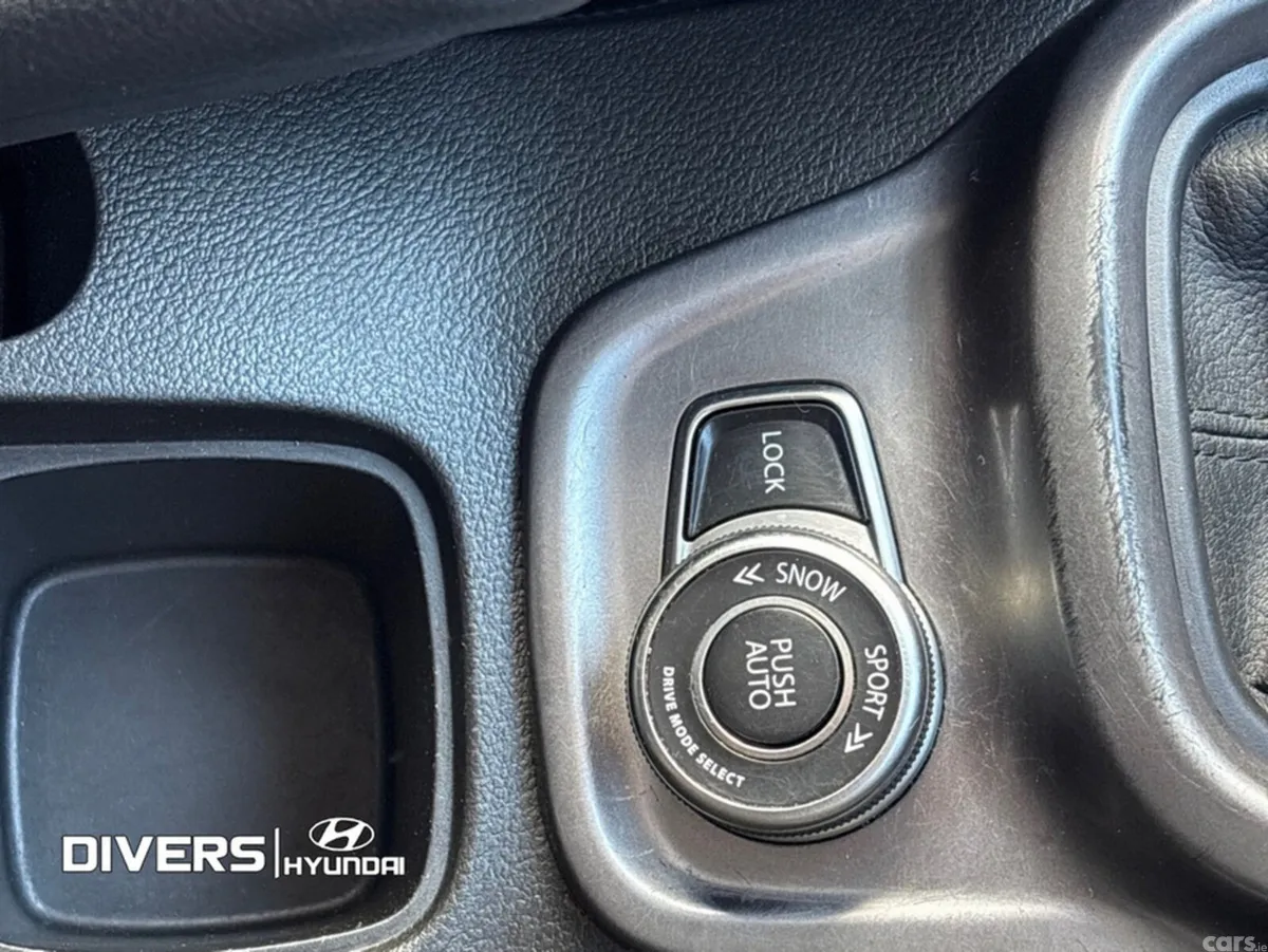 Suzuki Vitara Hatchback, Petrol, 2021, White