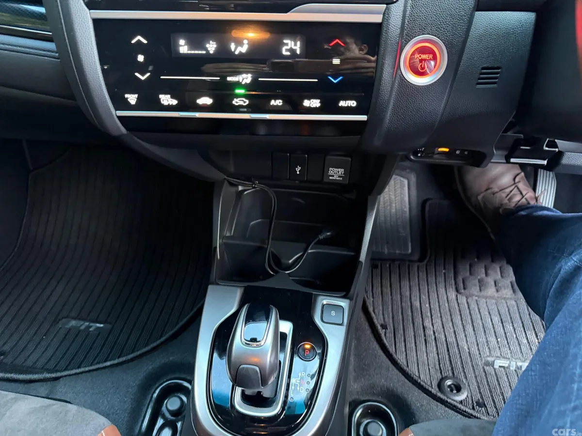 Honda Fit Hatchback, Petrol Hybrid, 2018, Grey