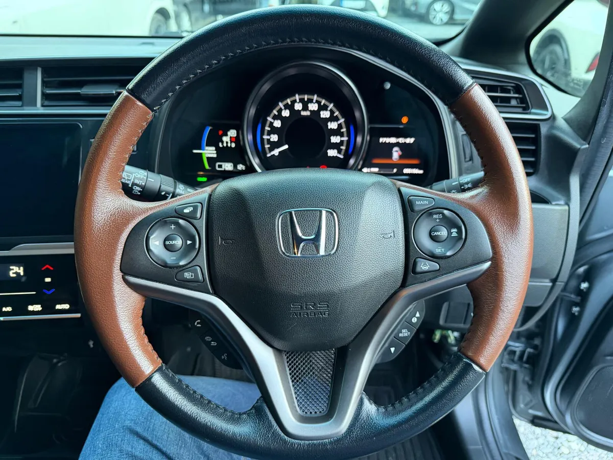 Honda Fit Hatchback, Petrol Hybrid, 2018, Grey