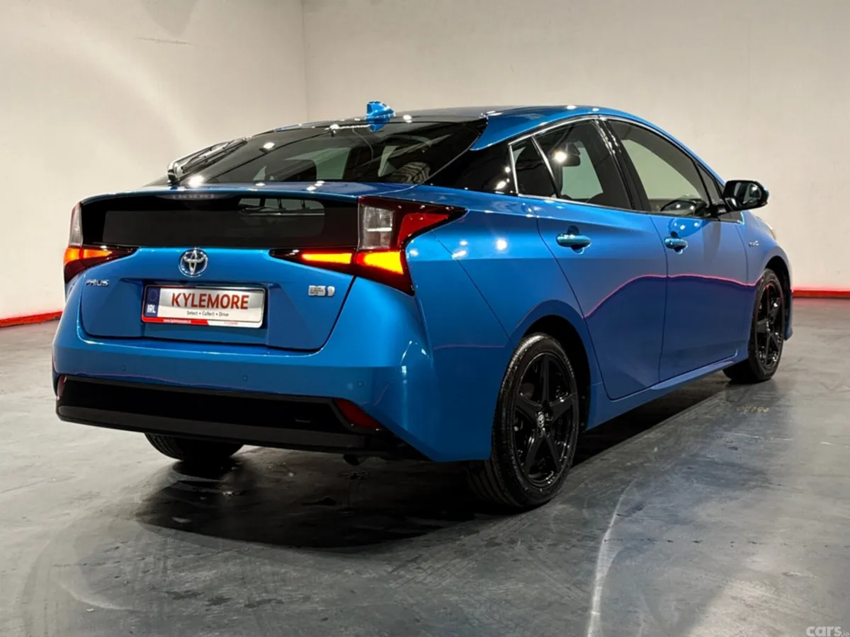Toyota Prius Hatchback, Petrol Hybrid, 2019, Blue