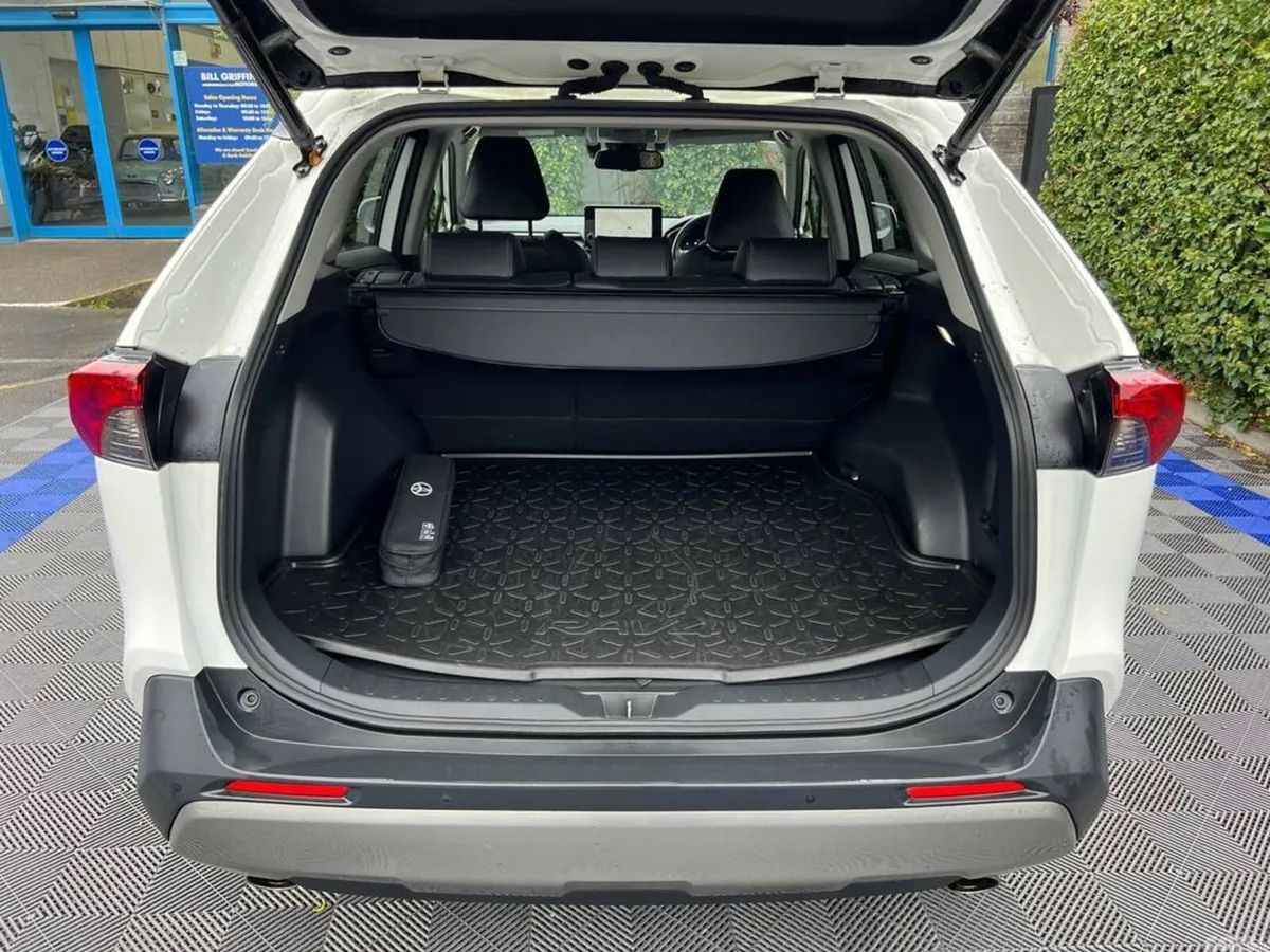 Toyota RAV4 Estate, Petrol Hybrid, 2023, White
