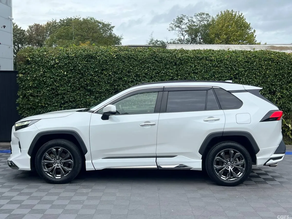 Toyota RAV4 SUV, Petrol Hybrid, 2023, White