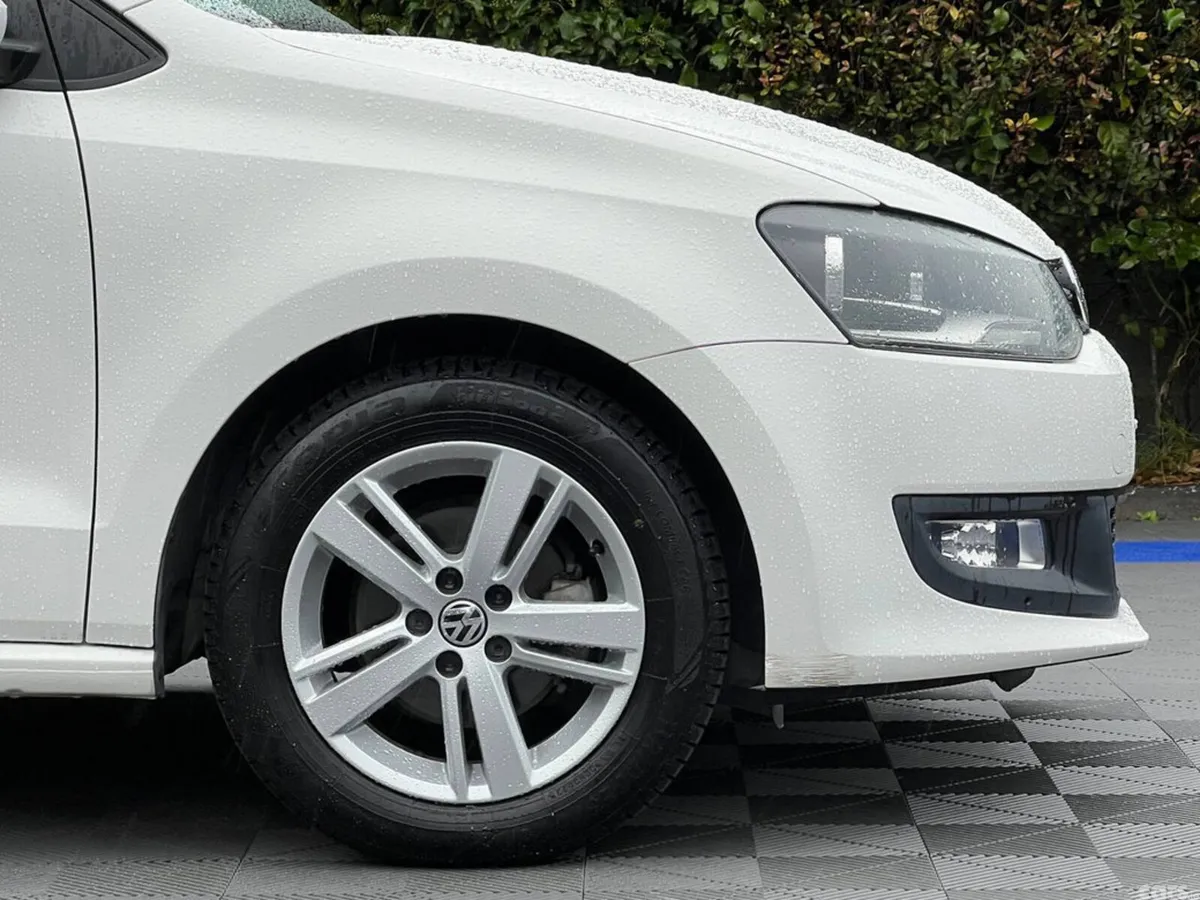 Volkswagen Polo Hatchback, Petrol, 2013, White