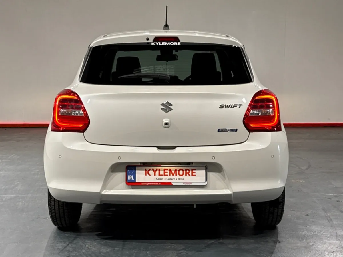 Suzuki Swift Hatchback, Petrol Hybrid, 2021, White