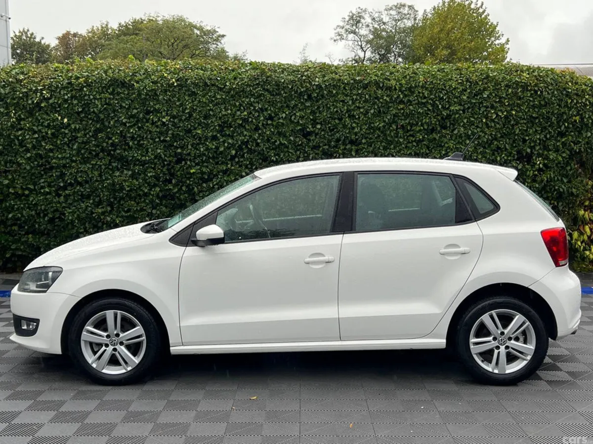Volkswagen Polo Hatchback, Petrol, 2013, White