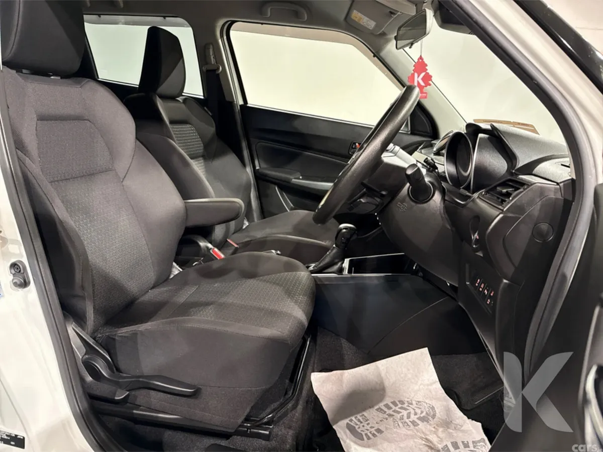 Suzuki Swift Hatchback, Petrol Hybrid, 2021, White