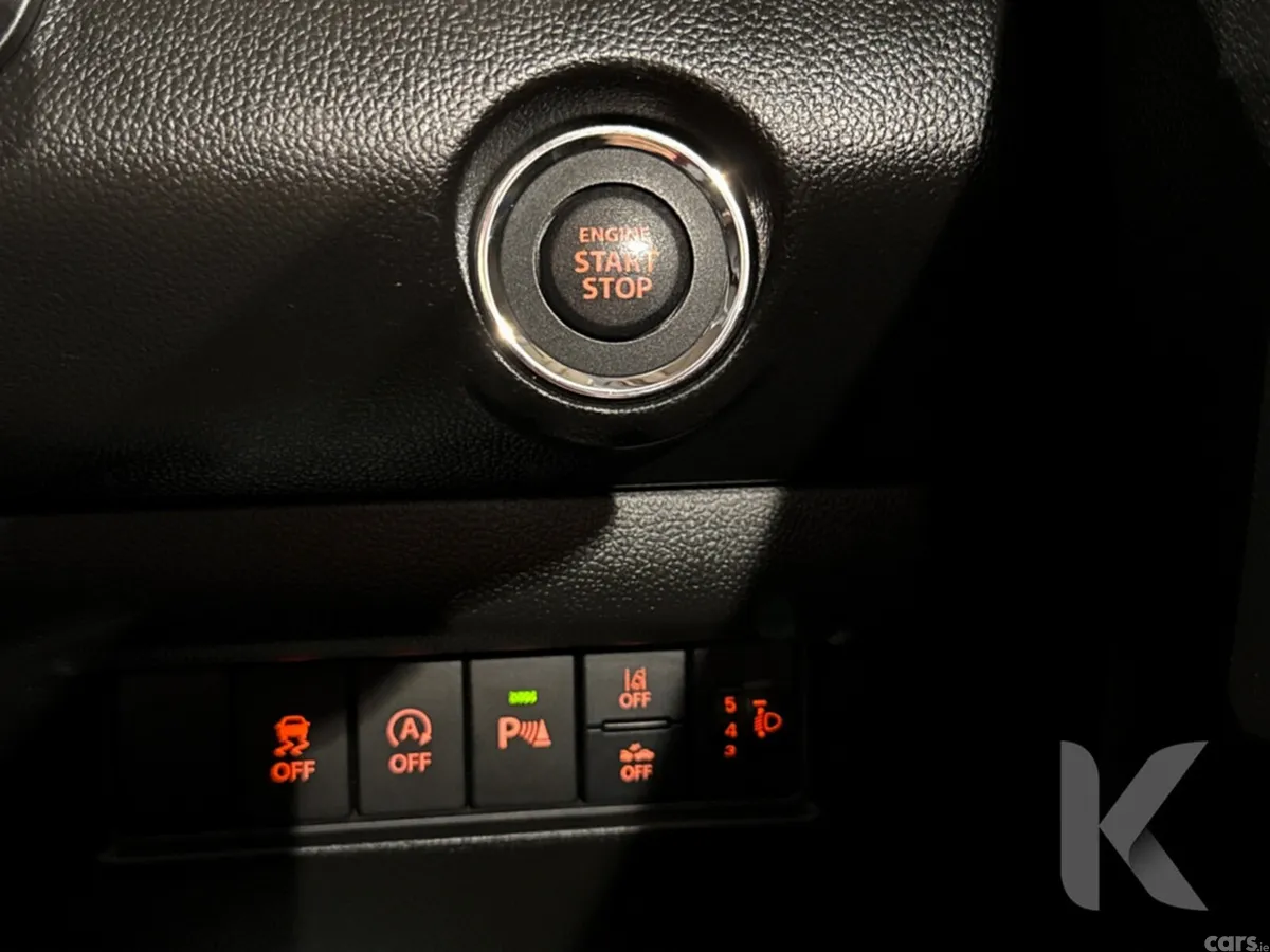 Suzuki Swift Hatchback, Petrol Hybrid, 2021, White