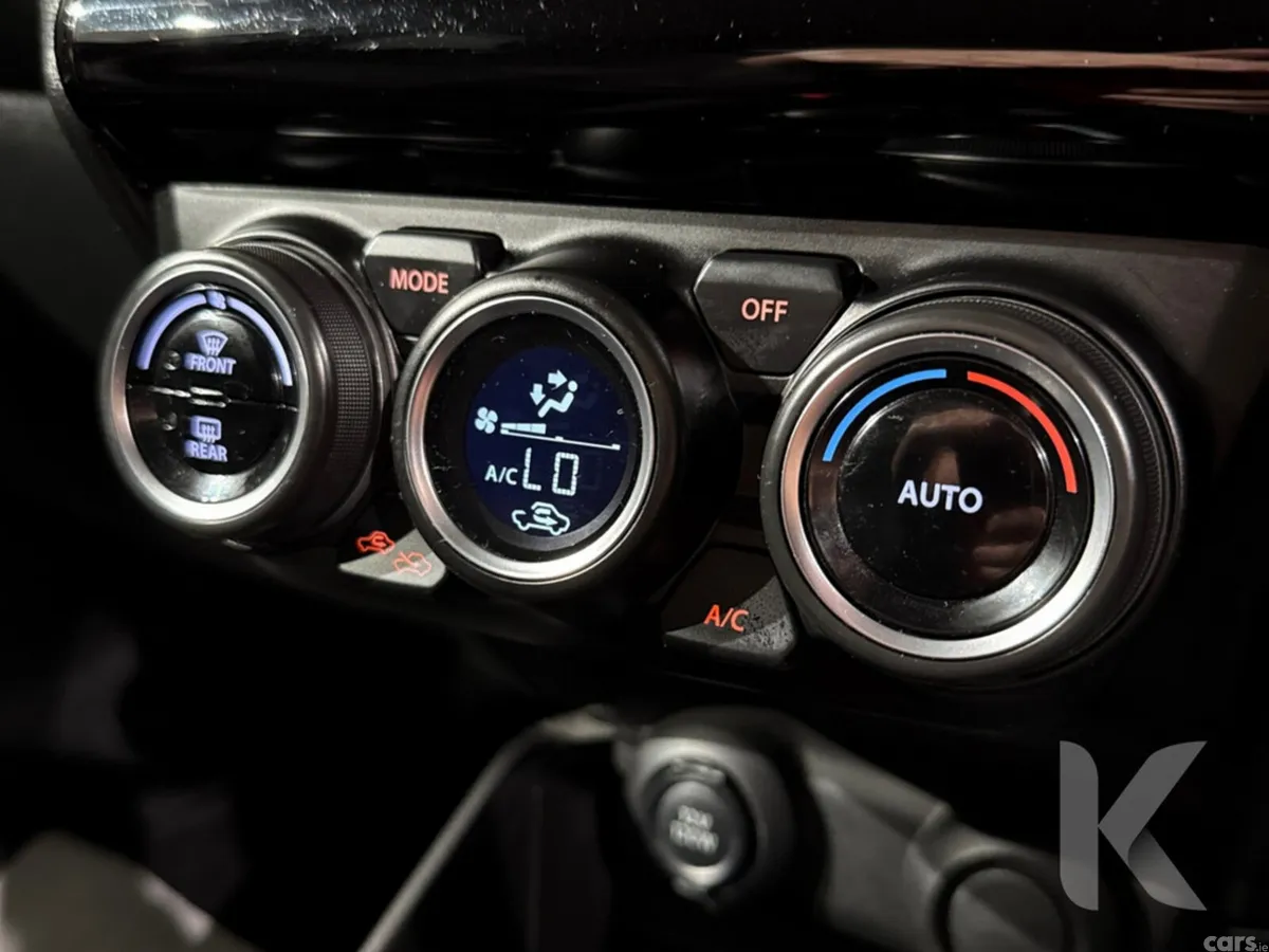 Suzuki Swift Hatchback, Petrol Hybrid, 2021, White