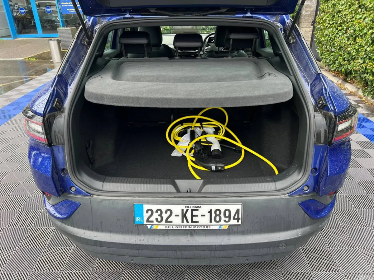 Volkswagen ID.4 SUV, Electric, 2023, Blue