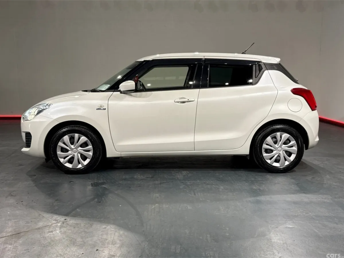 Suzuki Swift Hatchback, Petrol Hybrid, 2021, White
