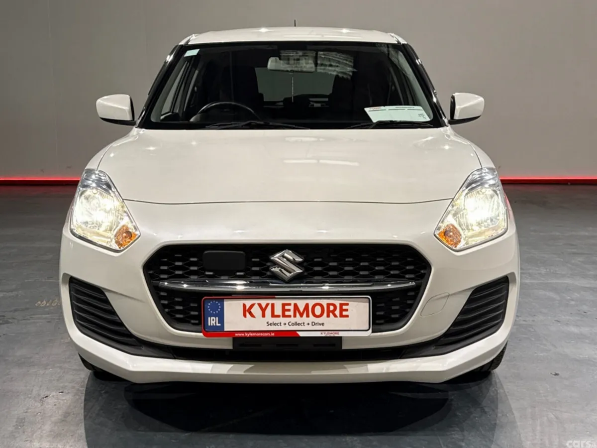 Suzuki Swift Hatchback, Petrol Hybrid, 2021, White