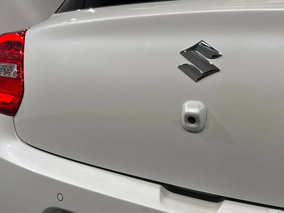 Suzuki Swift Hatchback, Petrol Hybrid, 2021, White