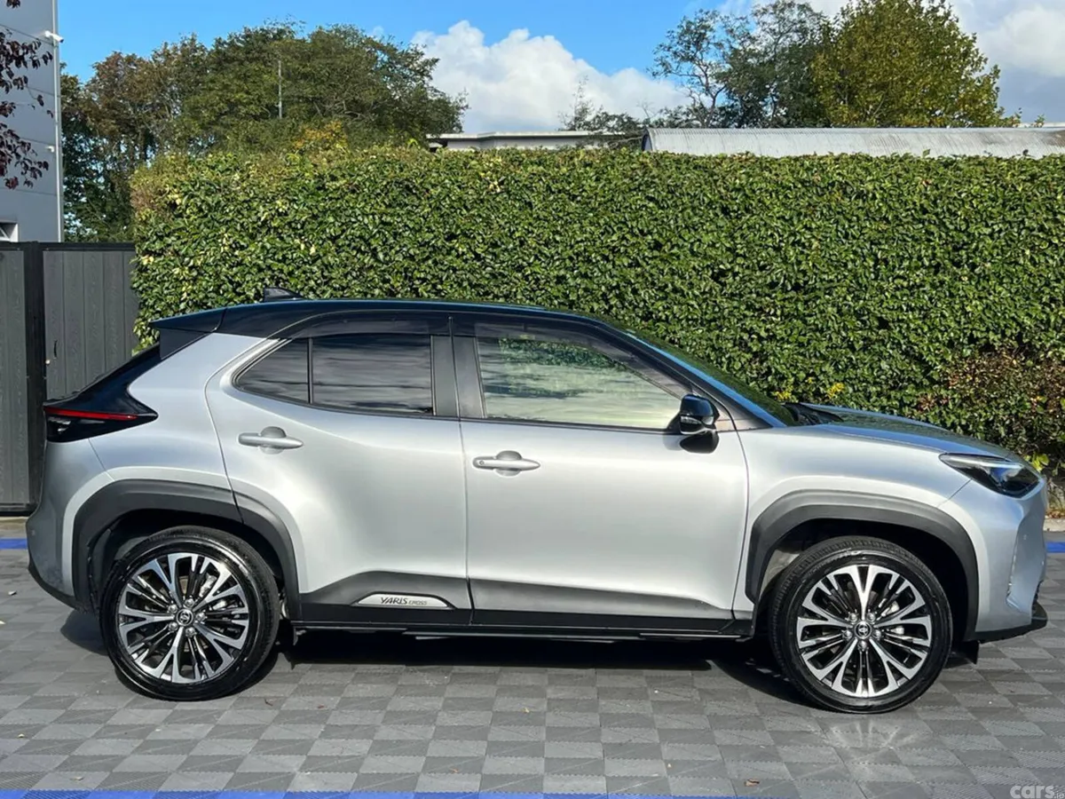 Toyota Yaris Cross Hatchback, Petrol Hybrid, 2021, Silver