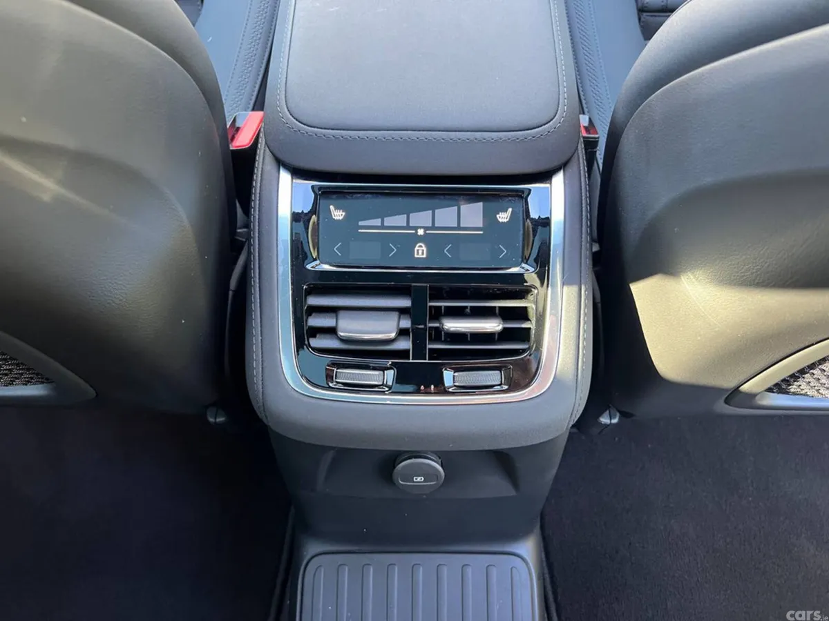 Volvo XC90 Estate, Petrol Plug-in Hybrid, 2025, Black