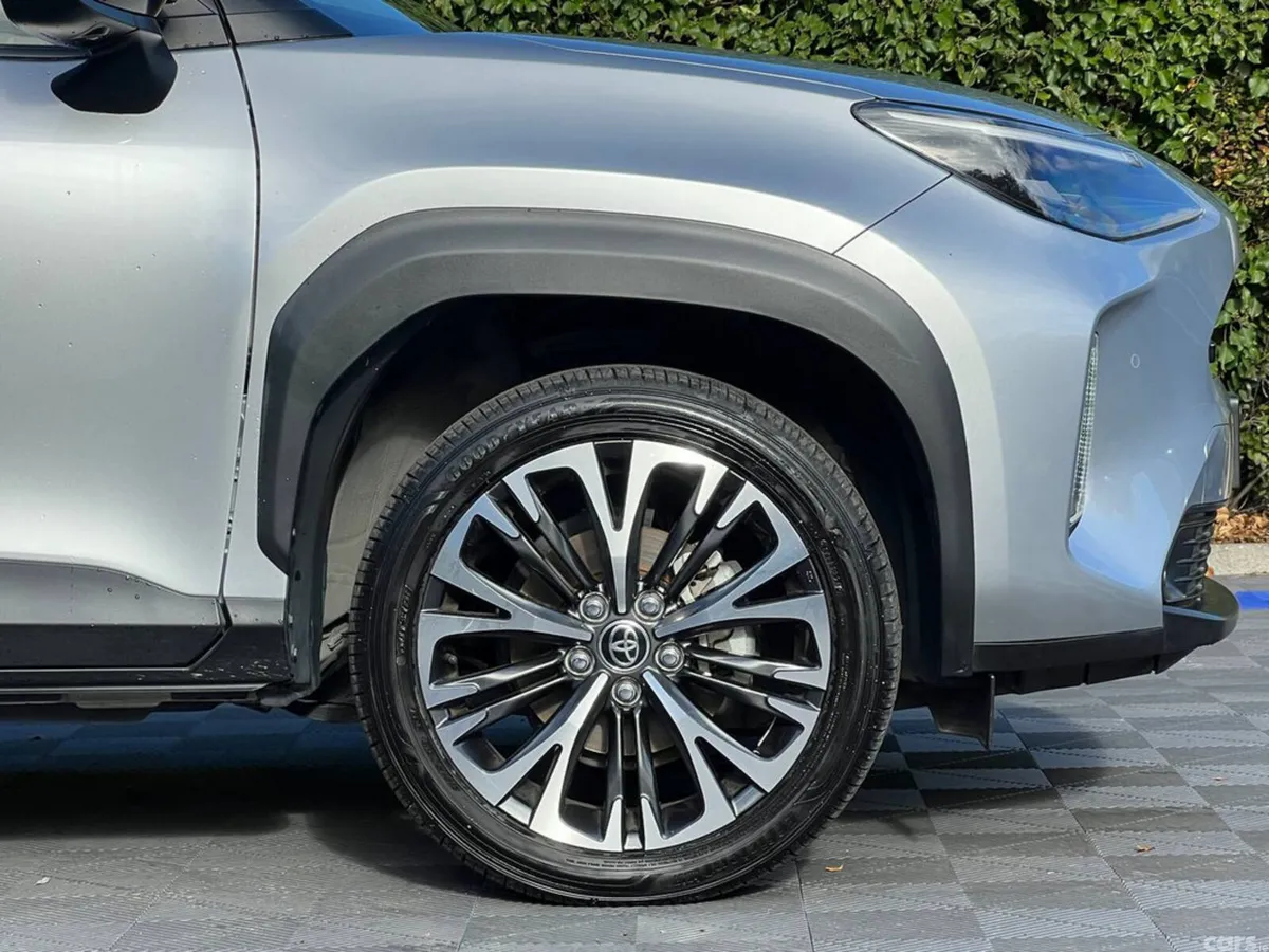 Toyota Yaris Cross Hatchback, Petrol Hybrid, 2021, Silver