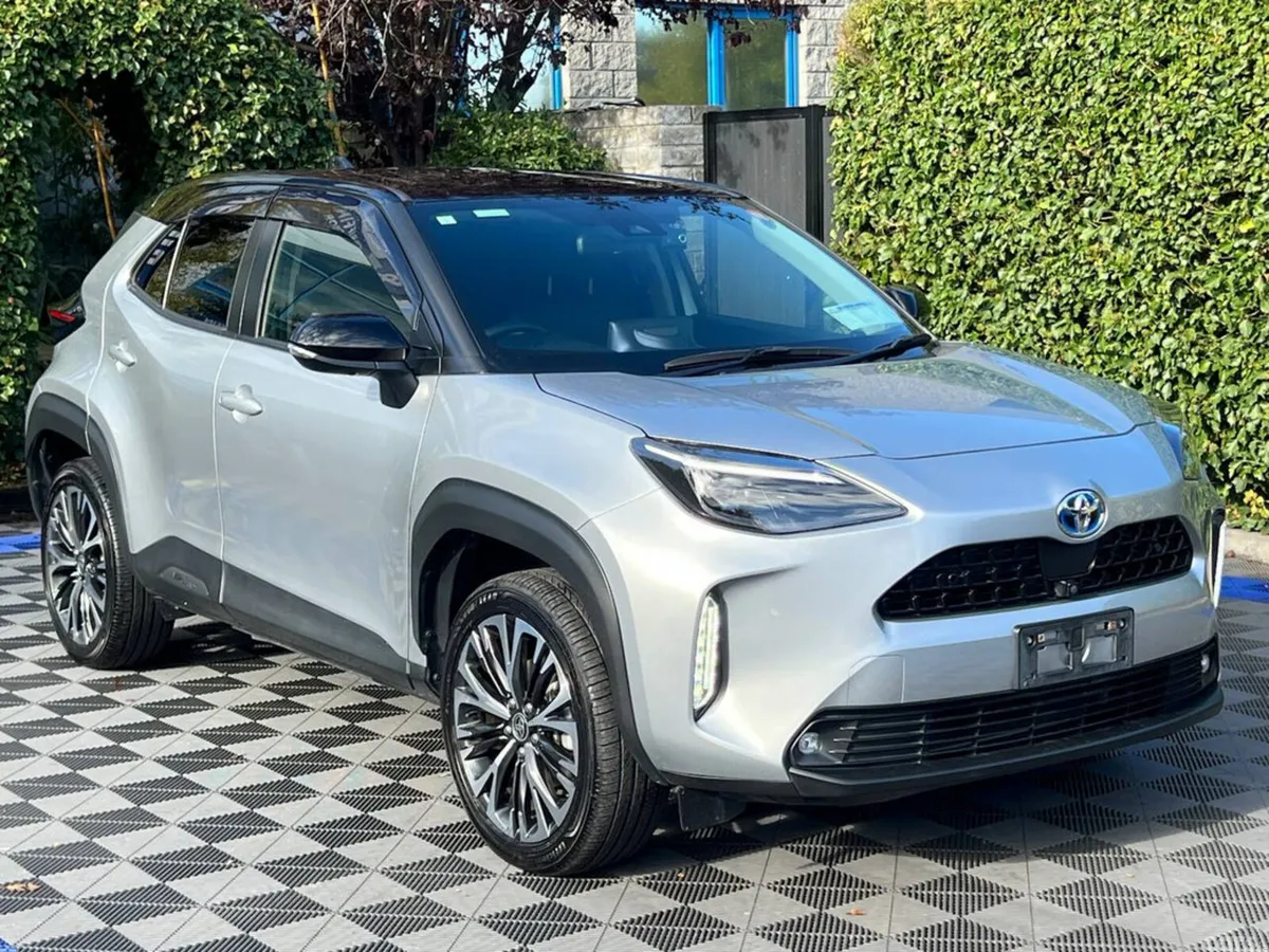 Toyota Yaris Cross Hatchback, Petrol Hybrid, 2021, Silver