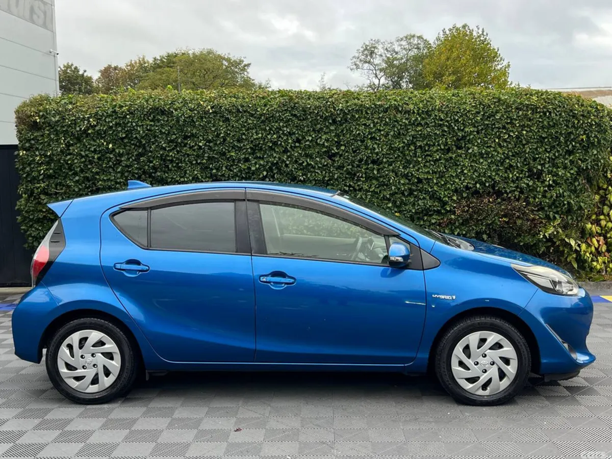 Toyota Aqua Hatchback, Petrol Hybrid, 2018, Blue