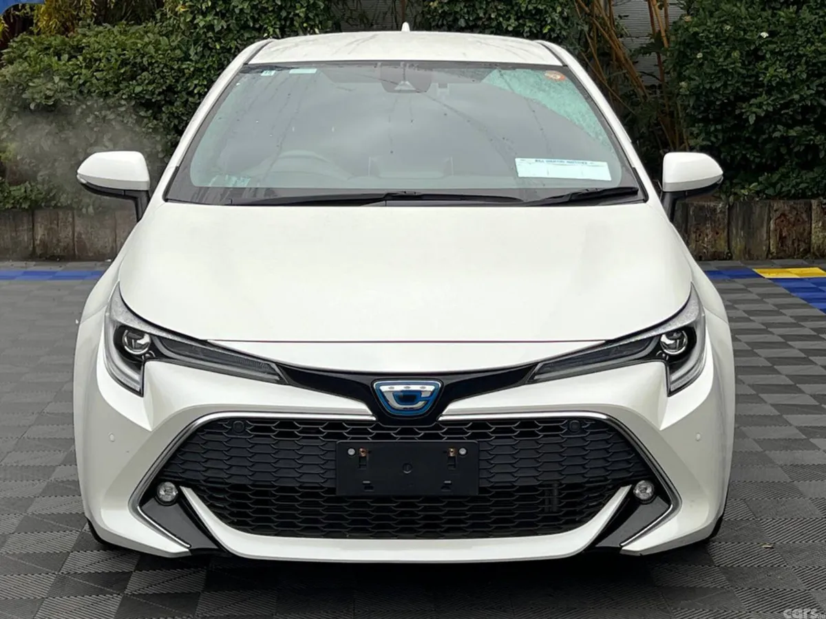 Toyota Corolla Hatchback, Petrol Hybrid, 2018, White