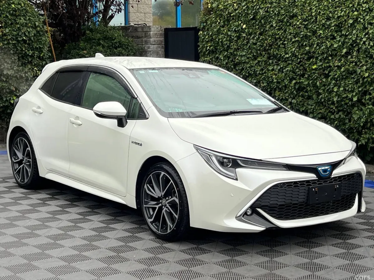Toyota Corolla Hatchback, Petrol Hybrid, 2018, White