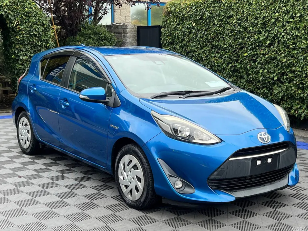 Toyota Aqua Hatchback, Petrol Hybrid, 2018, Blue