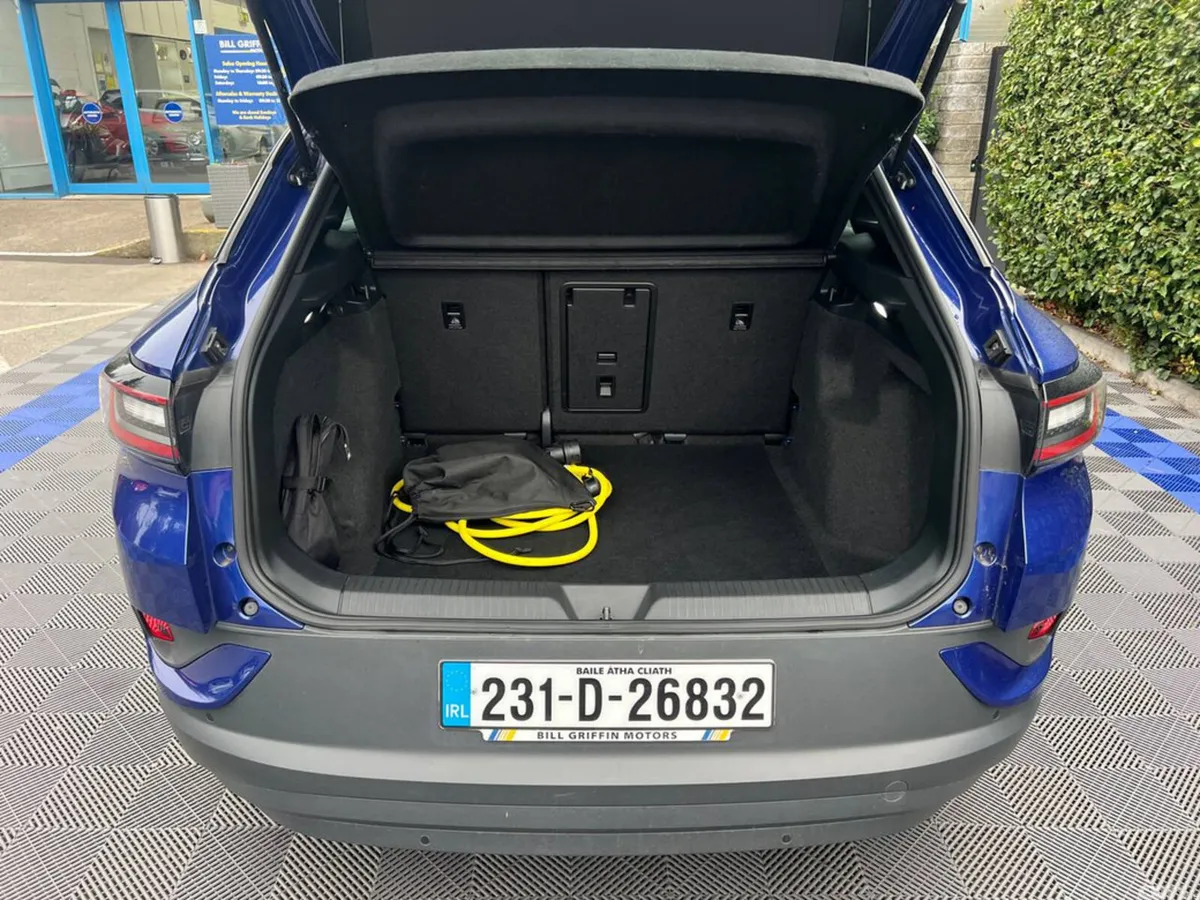 Volkswagen ID.4 SUV, Electric, 2023, Blue