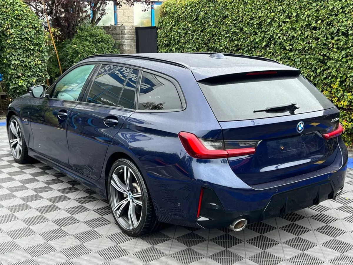 BMW 3-Series Estate, Petrol Plug-in Hybrid, 2022, Blue