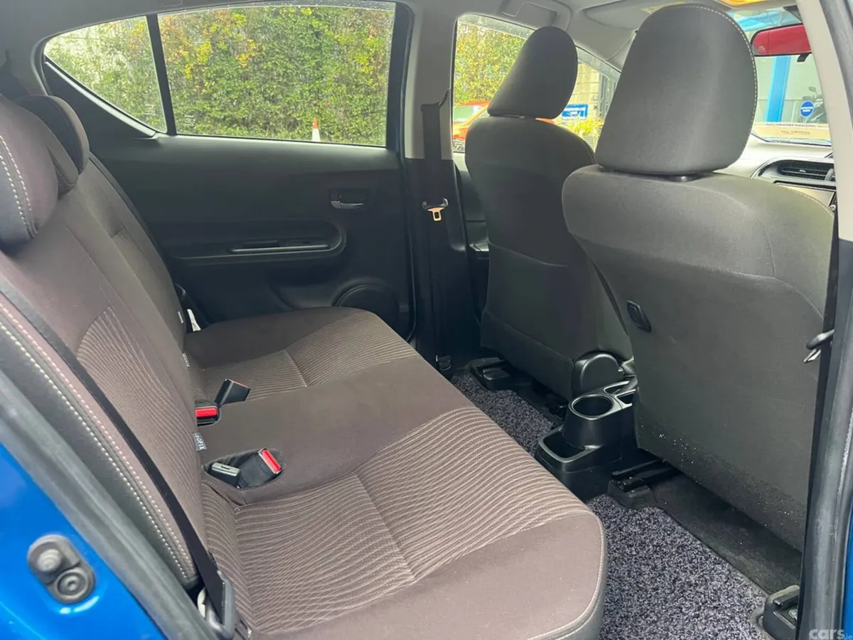 Toyota Aqua Hatchback, Petrol Hybrid, 2018, Blue