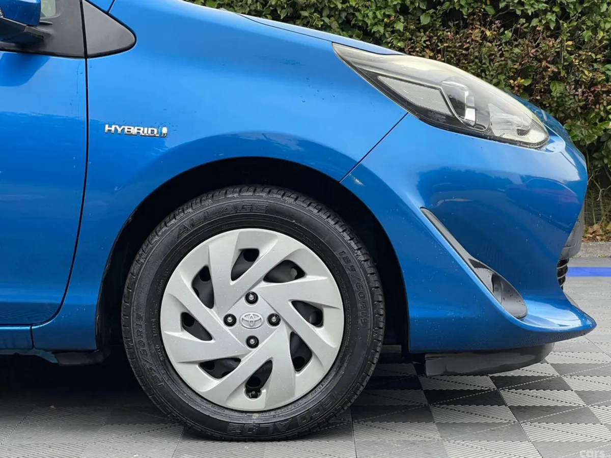 Toyota Aqua Hatchback, Petrol Hybrid, 2018, Blue