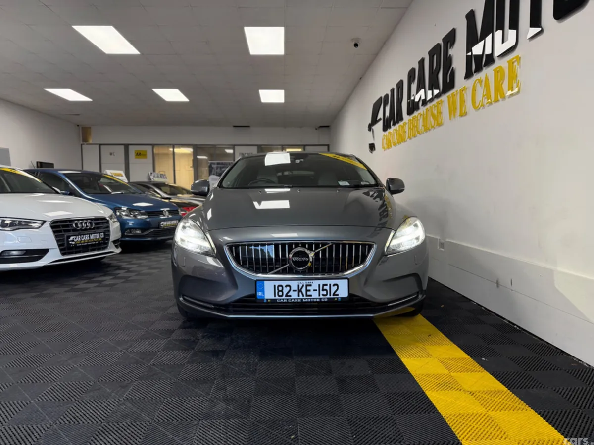Volvo V40 Estate, Diesel, 2018, Grey