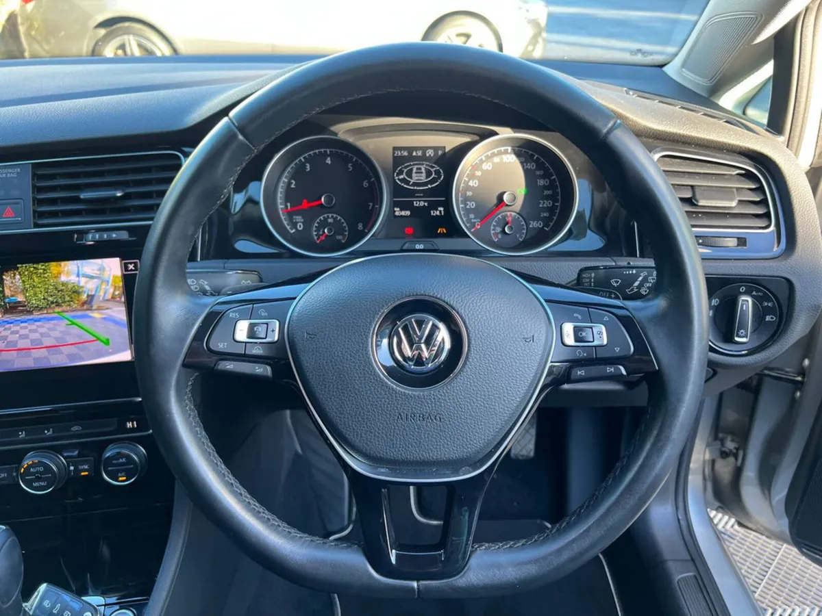 Volkswagen Golf Hatchback, Petrol, 2017, Silver