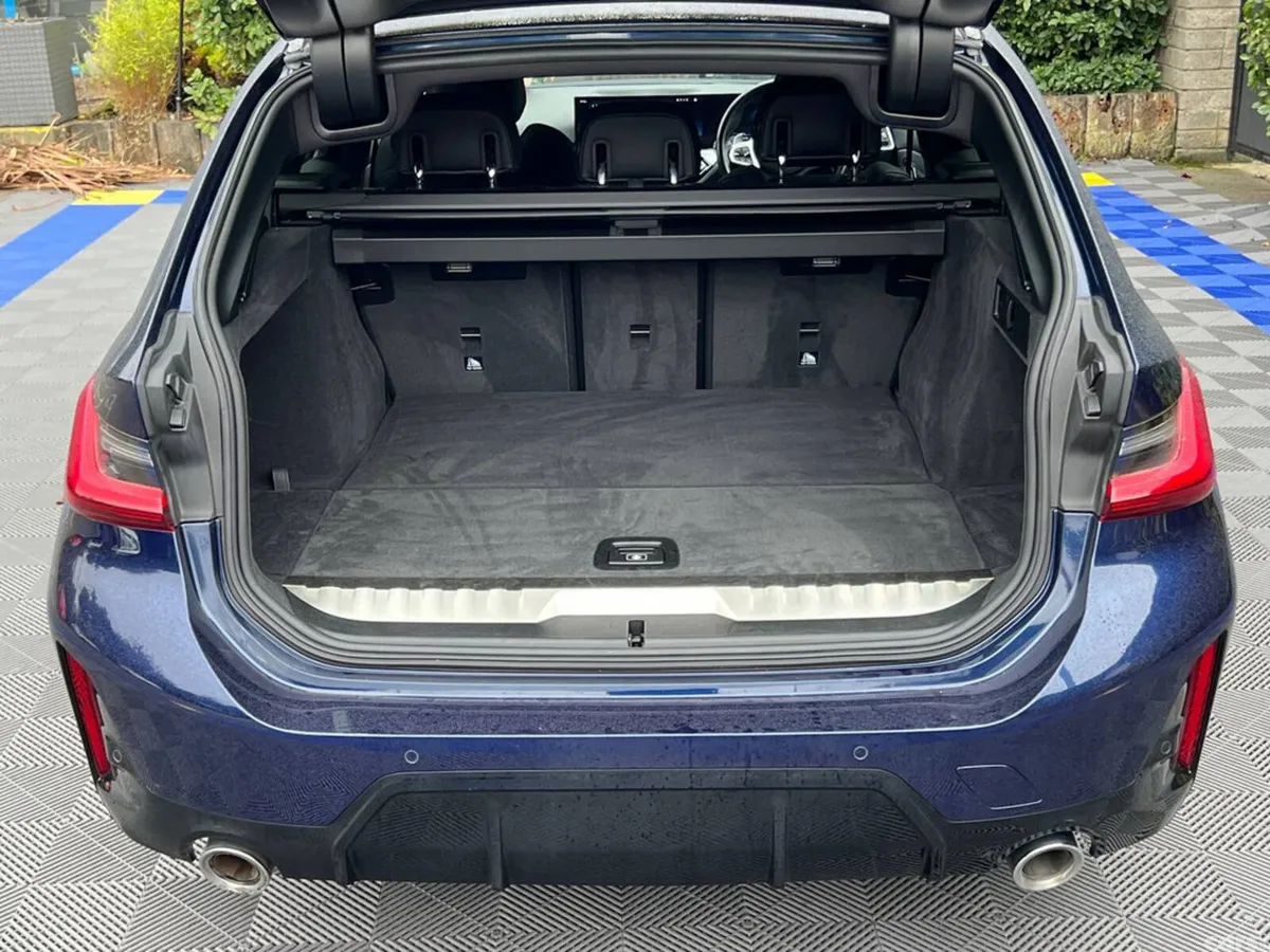 BMW 3-Series Estate, Petrol Plug-in Hybrid, 2022, Blue