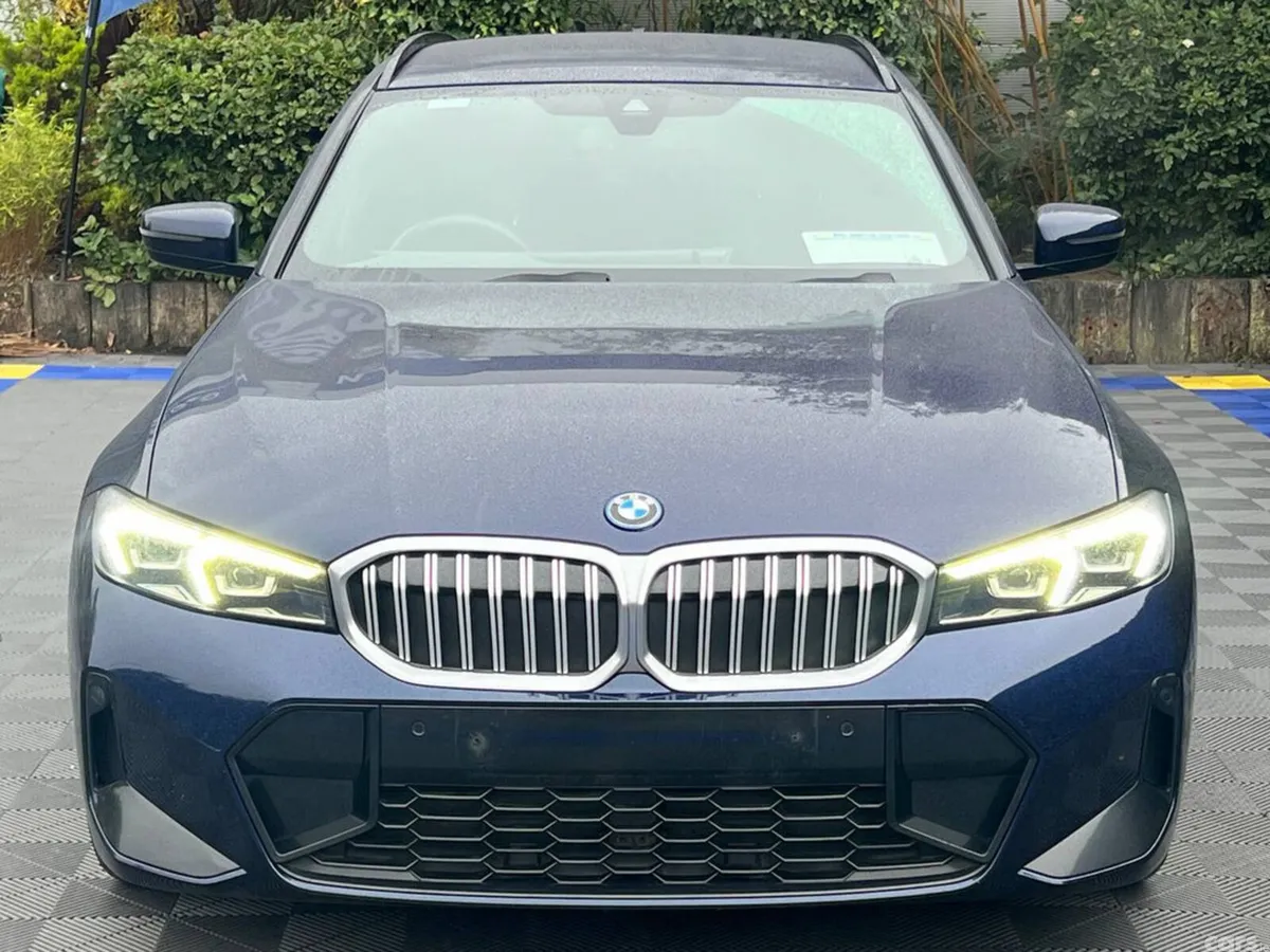 BMW 3-Series Estate, Petrol Plug-in Hybrid, 2022, Blue