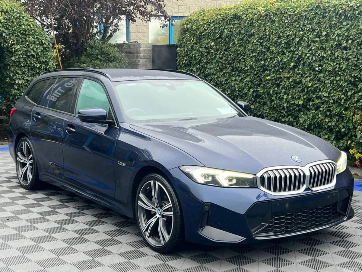 BMW 3-Series Estate, Petrol Plug-in Hybrid, 2022, Blue