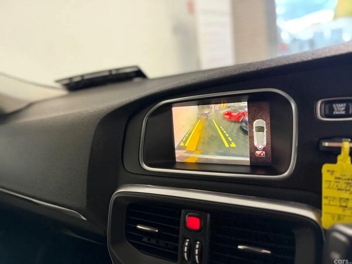 Volvo V40 Estate, Diesel, 2018, Grey