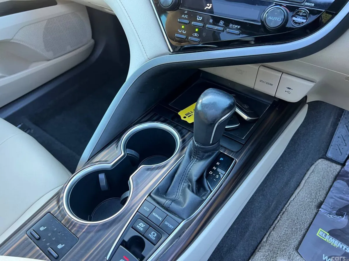Toyota Camry Saloon, Petrol Hybrid, 2018, Gold