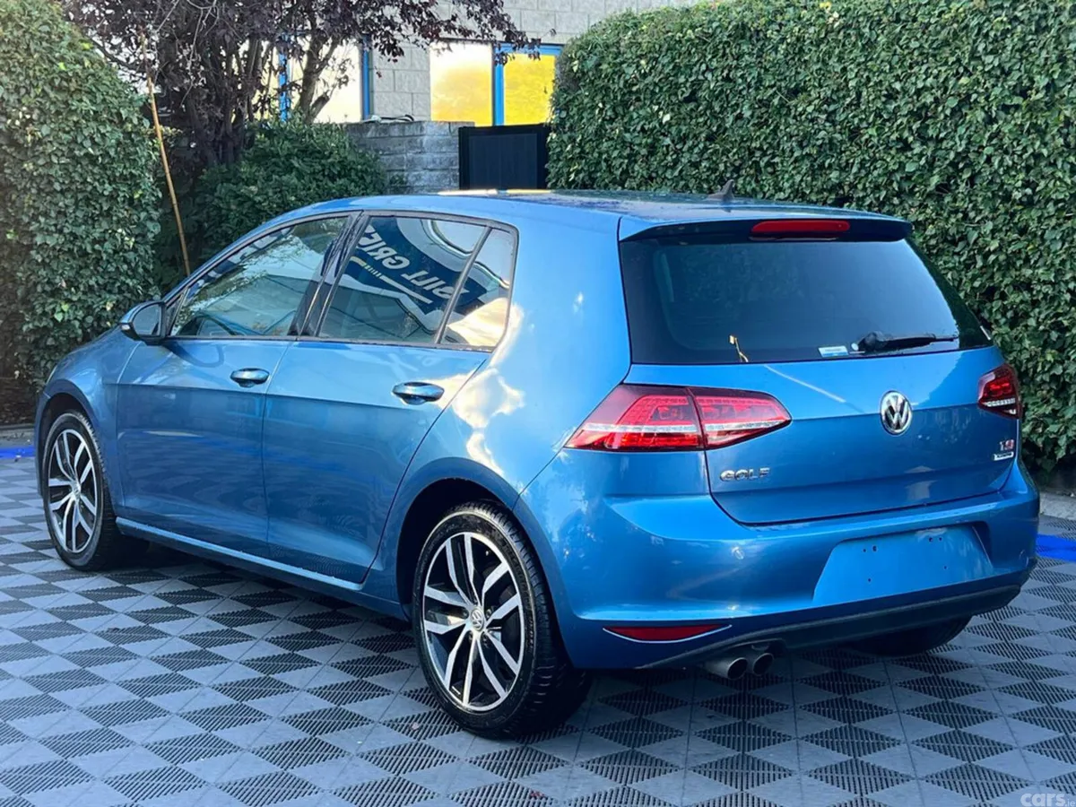 Volkswagen Golf Hatchback, Petrol, 2017, Blue