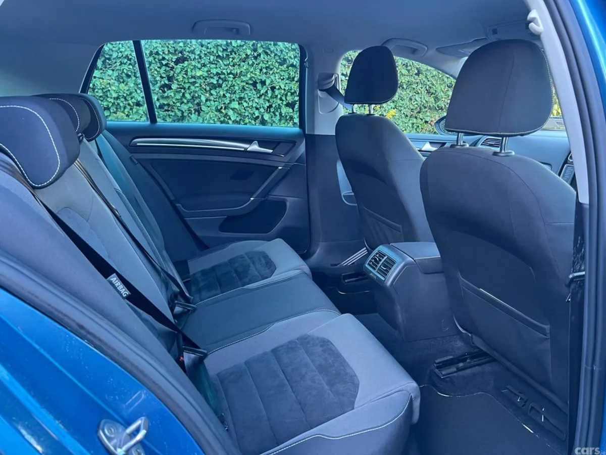 Volkswagen Golf Hatchback, Petrol, 2017, Blue